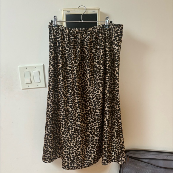 J. Crew Midi cheetah print skirt - Picture 3 of 4